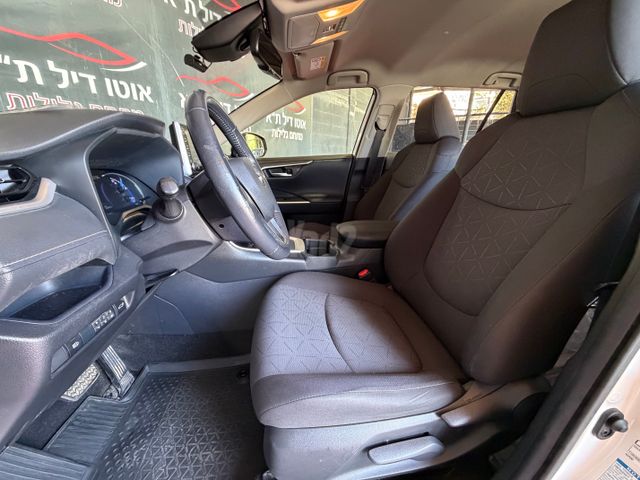 טויוטה RAV4