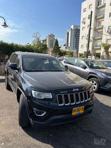 מודעת רכב ג'יפ גרנד צ'ירוקי