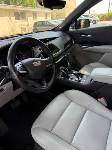 קאדילק XT4