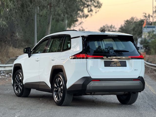 טויוטה RAV4