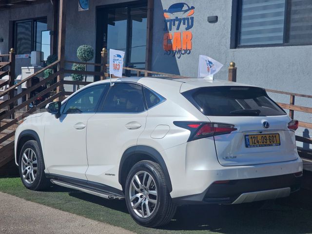 לקסוס NX