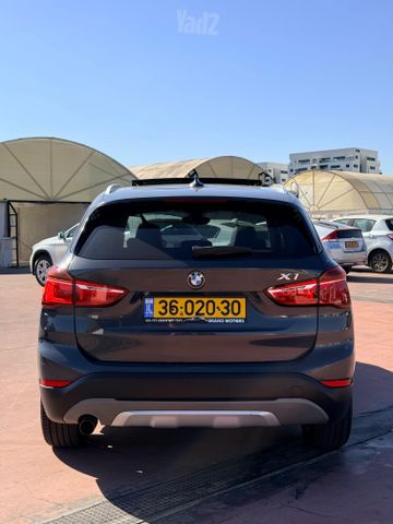 ב מ וו X1