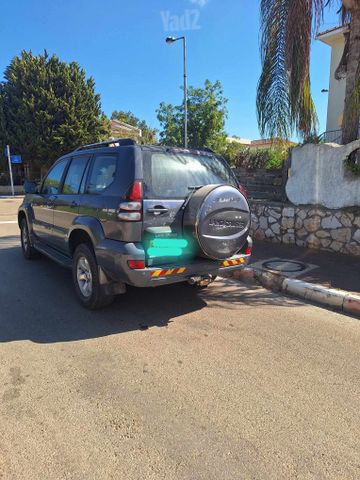 טויוטה לנד קרוזר