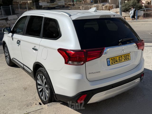 מיצובישי אאוטלנדר