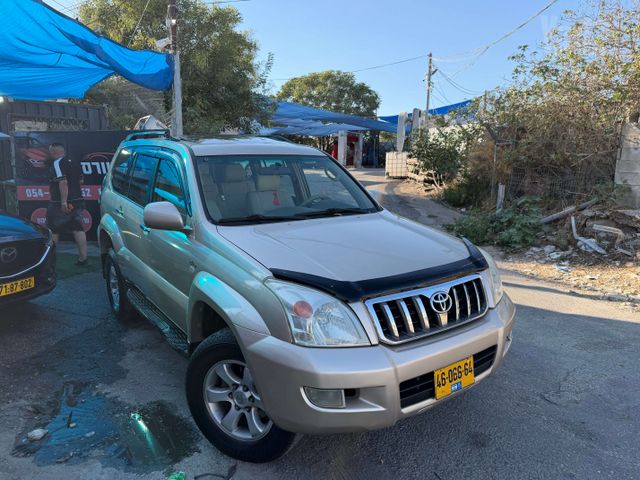 טויוטה לנד קרוזר