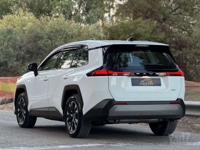 טויוטה RAV4