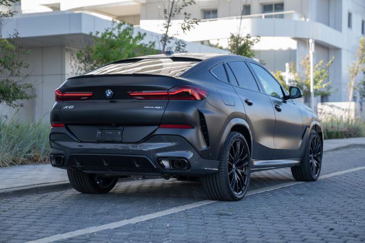 ב מ וו X6
