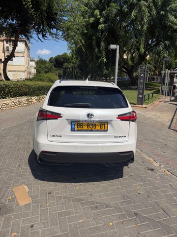 לקסוס NX