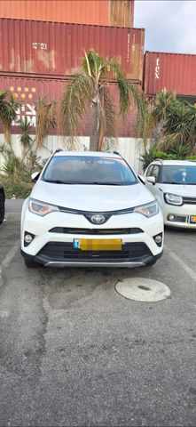 טויוטה RAV4
