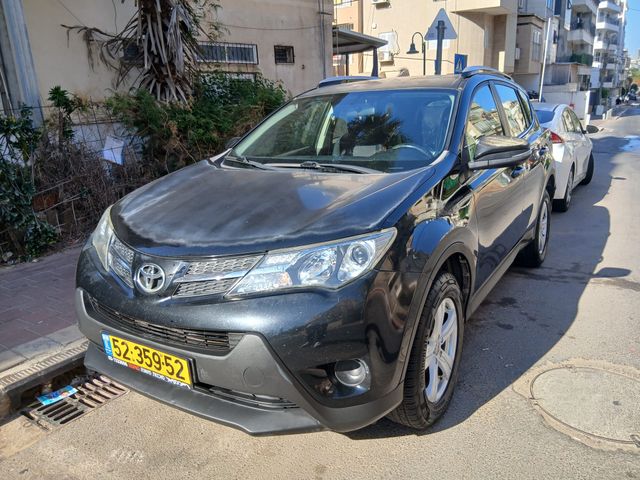 טויוטה RAV4