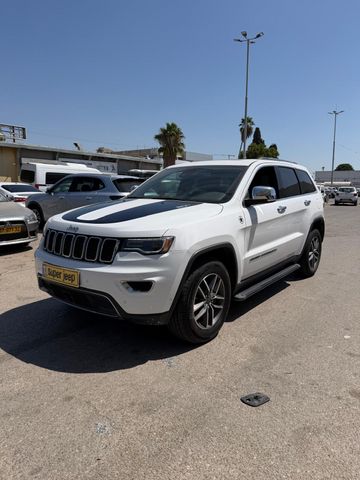 מודעת רכב ג'יפ גרנד צ'ירוקי