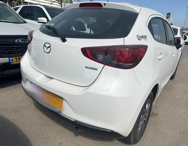 מודעת רכב מאזדה 2