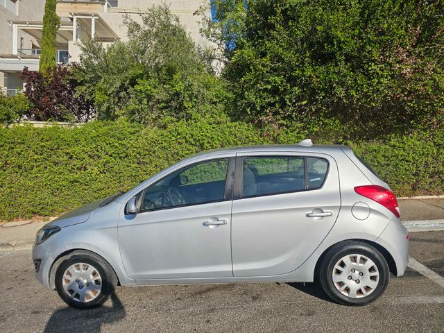 מודעת רכב יונדאי i20