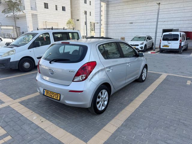 יונדאי i20
