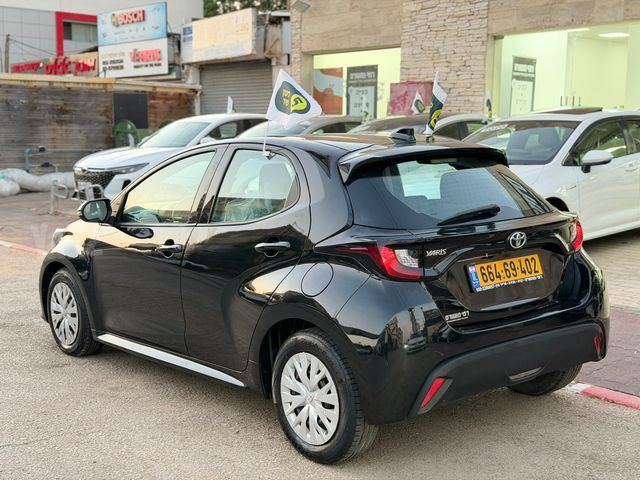 טויוטה יאריס