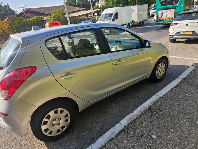 יונדאי i20