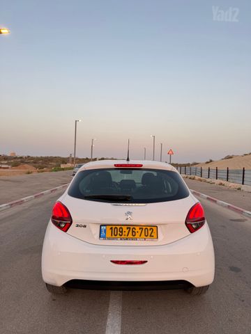פיג'ו 208