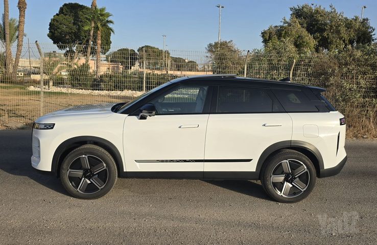 ג'אקו J7