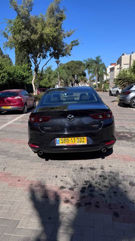 מאזדה 3