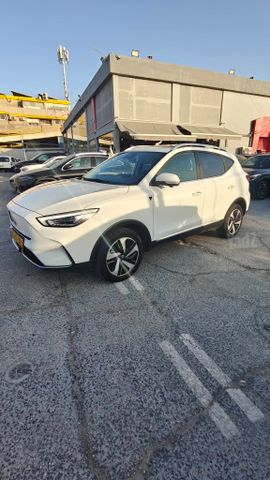 מודעת רכב אם ג'י ZS