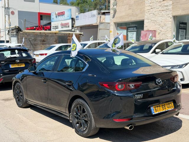 מאזדה 3