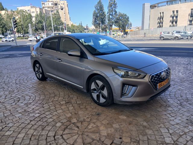 יונדאי איוניק