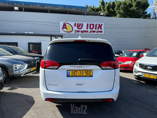 קרייזלר פסיפיקה