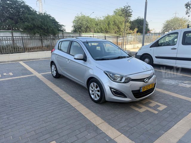 מודעת רכב יונדאי i20