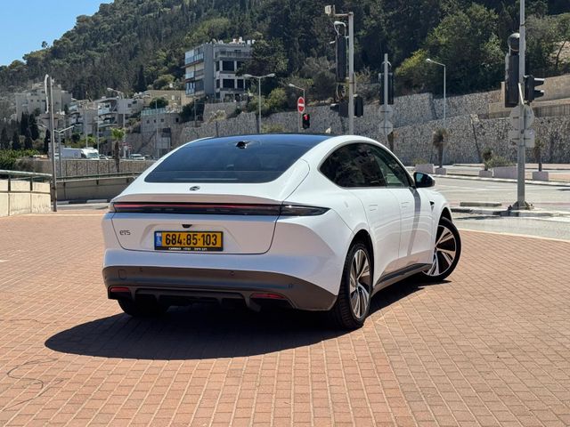 ניאו ET5