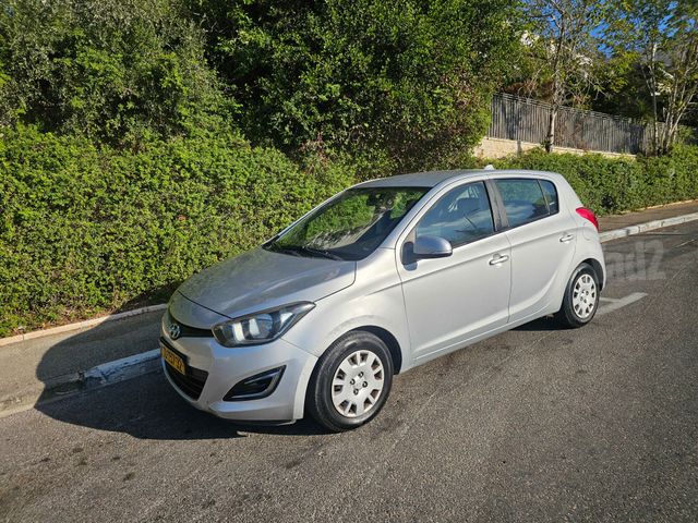 יונדאי i20