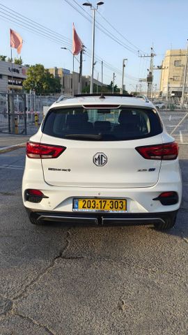 אם ג'י ZS