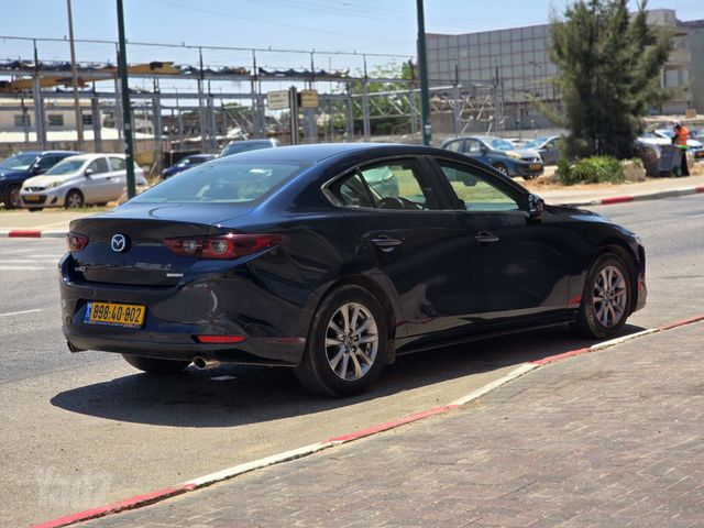 מאזדה 3