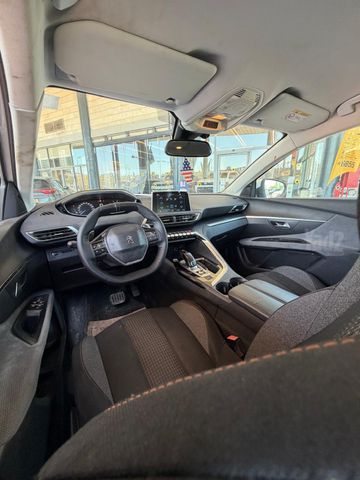 פיג'ו 3008