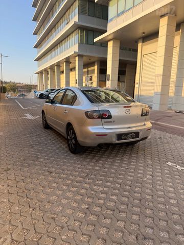 מאזדה 3