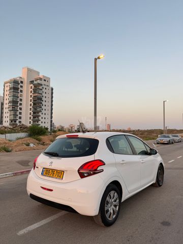 פיג'ו 208