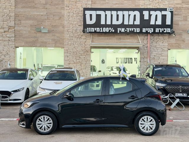 טויוטה יאריס