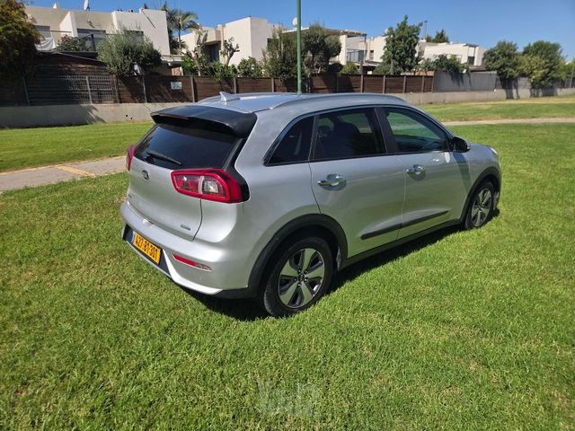 קיה נירו