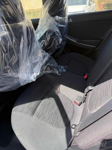 יונדאי אקסנט i25