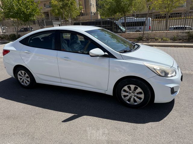 יונדאי אקסנט i25