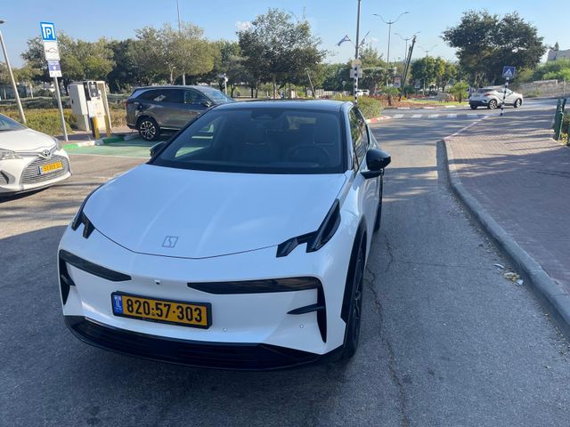 זיקר X