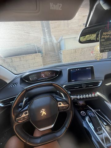 פיג'ו 3008