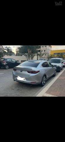 מאזדה 3