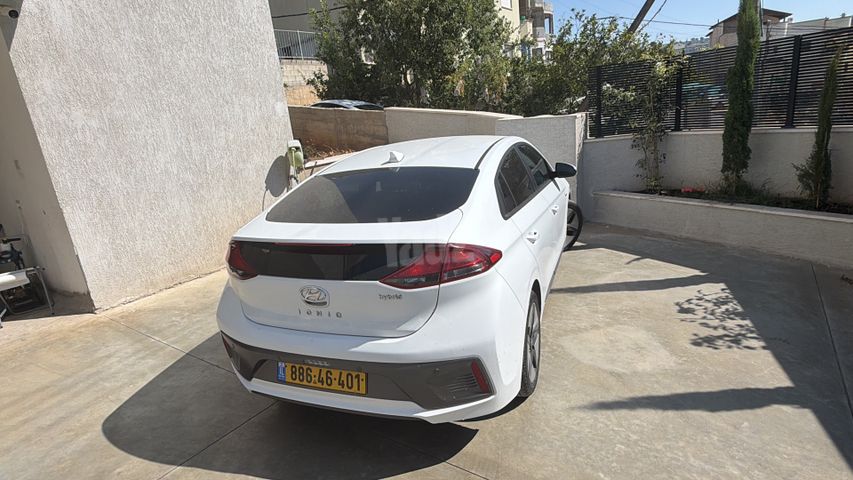 יונדאי איוניק