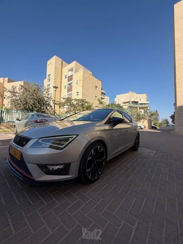 סיאט לאון