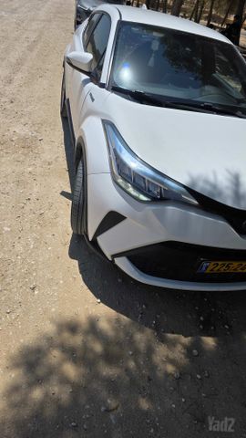 מודעת רכב טויוטה C-HR