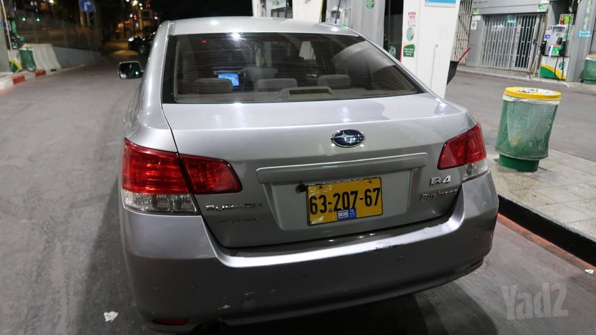 סובארו B4/לגאסי