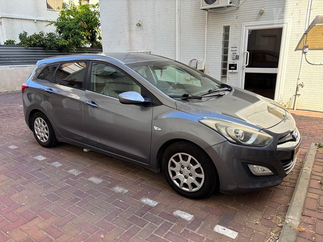יונדאי i30