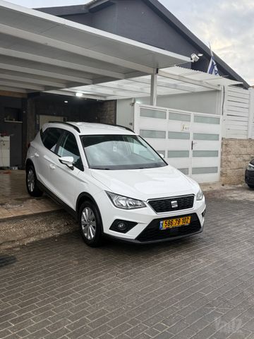 סיאט ארונה
