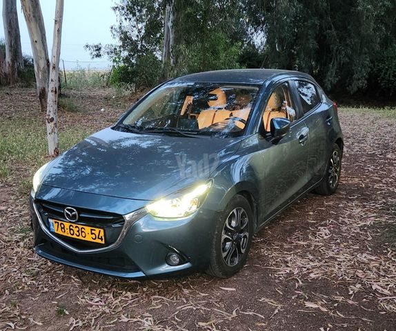 מודעת רכב מאזדה 2