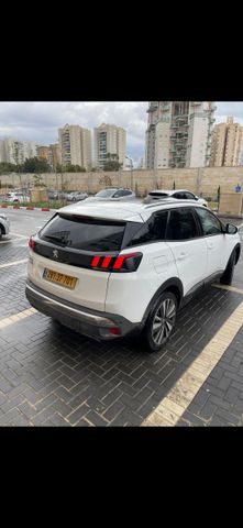 פיג'ו 3008